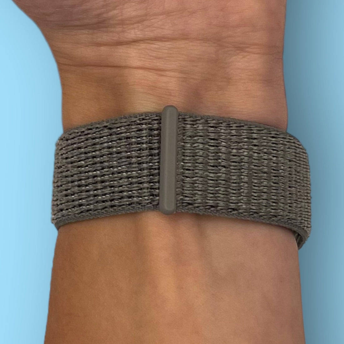 dark-grey-995561