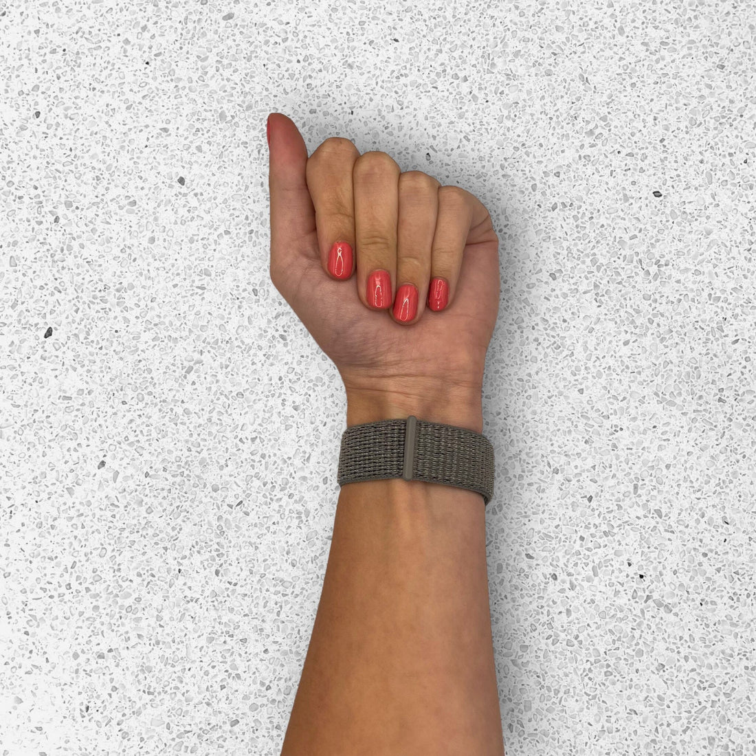 dark-grey-995561